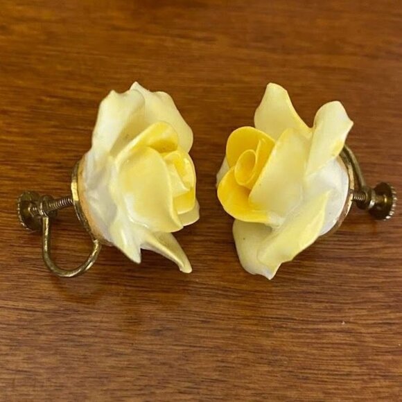 Vintage Denton Rose Earrings Yellow Screw Back - Picture 5 of 5